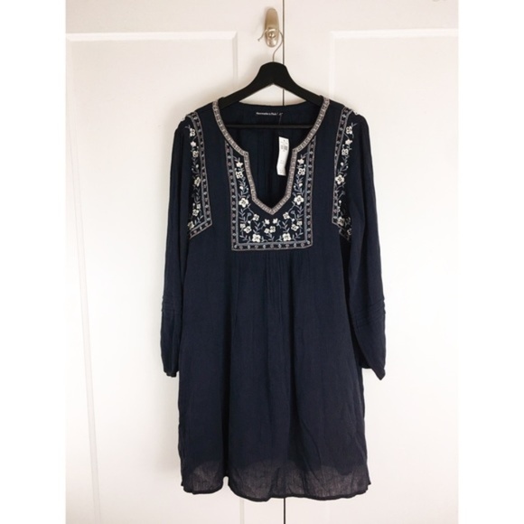 Abercrombie & Fitch Dresses & Skirts - A&F Embroidered Peasant Tunic Dress with Pockets L